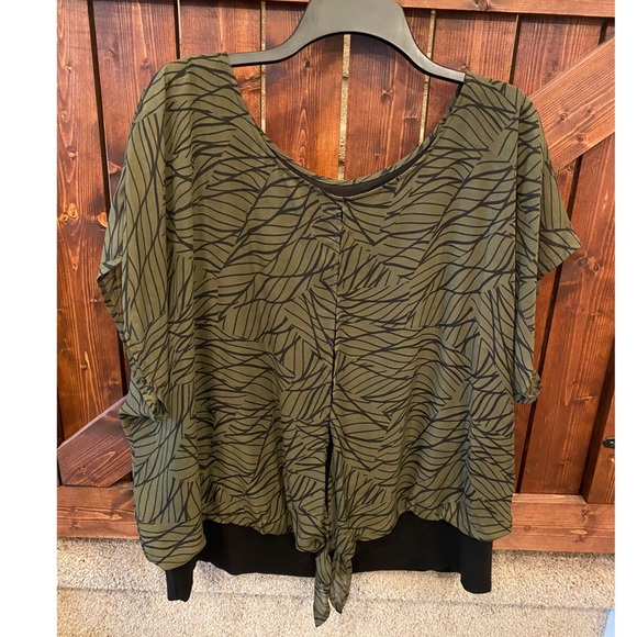 Tops - 💜AGB Woman shirt